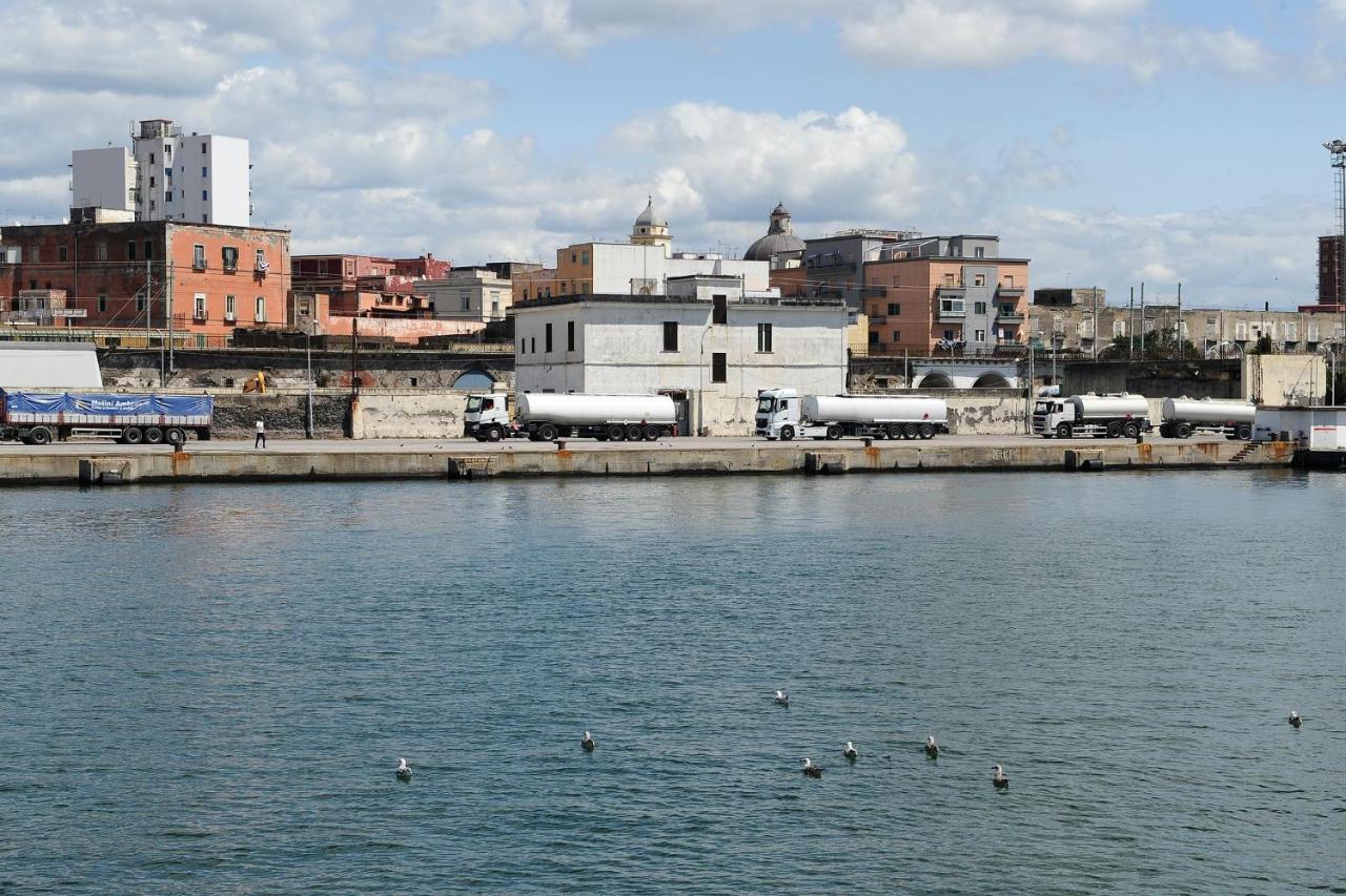 Fmr Oplonti Plinio Beb Torre Annunziata Exterior foto